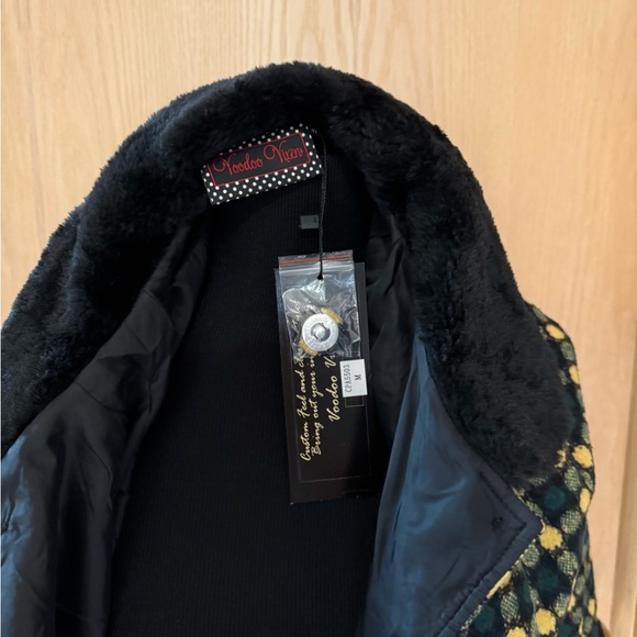 NWT Voodoo Vixen Checkered Retro Style Short Cape with Black Fur/Slash Pockets - Picture 6 of 6